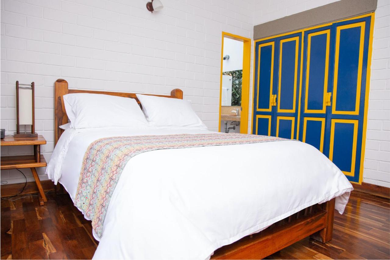 Termales El Otono Otel La Enea Dış mekan fotoğraf A bedroom at the hotel