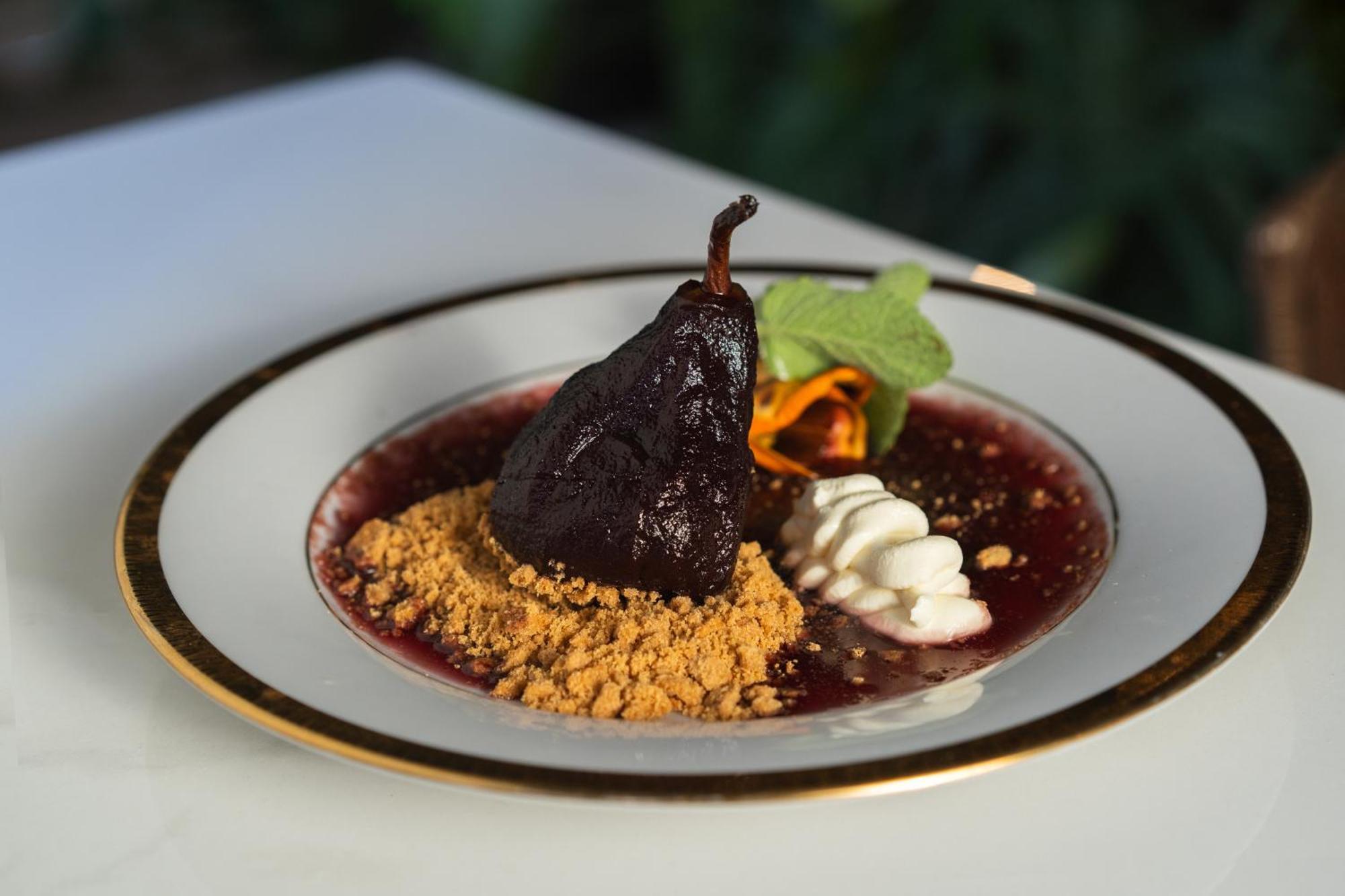 Termales El Otono Otel La Enea Dış mekan fotoğraf A pear dessert