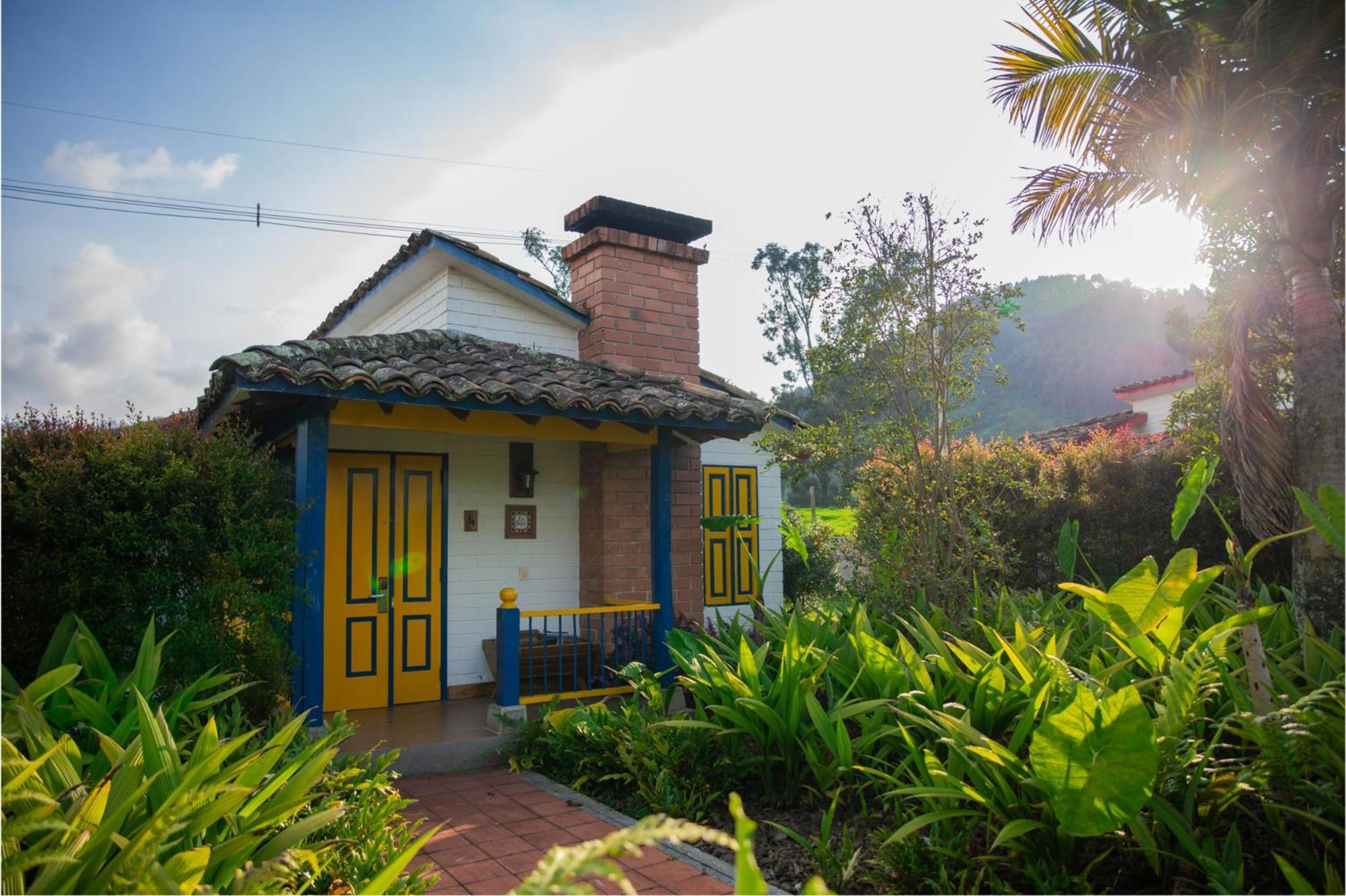 Termales El Otono Otel La Enea Dış mekan fotoğraf A house in El Peñón