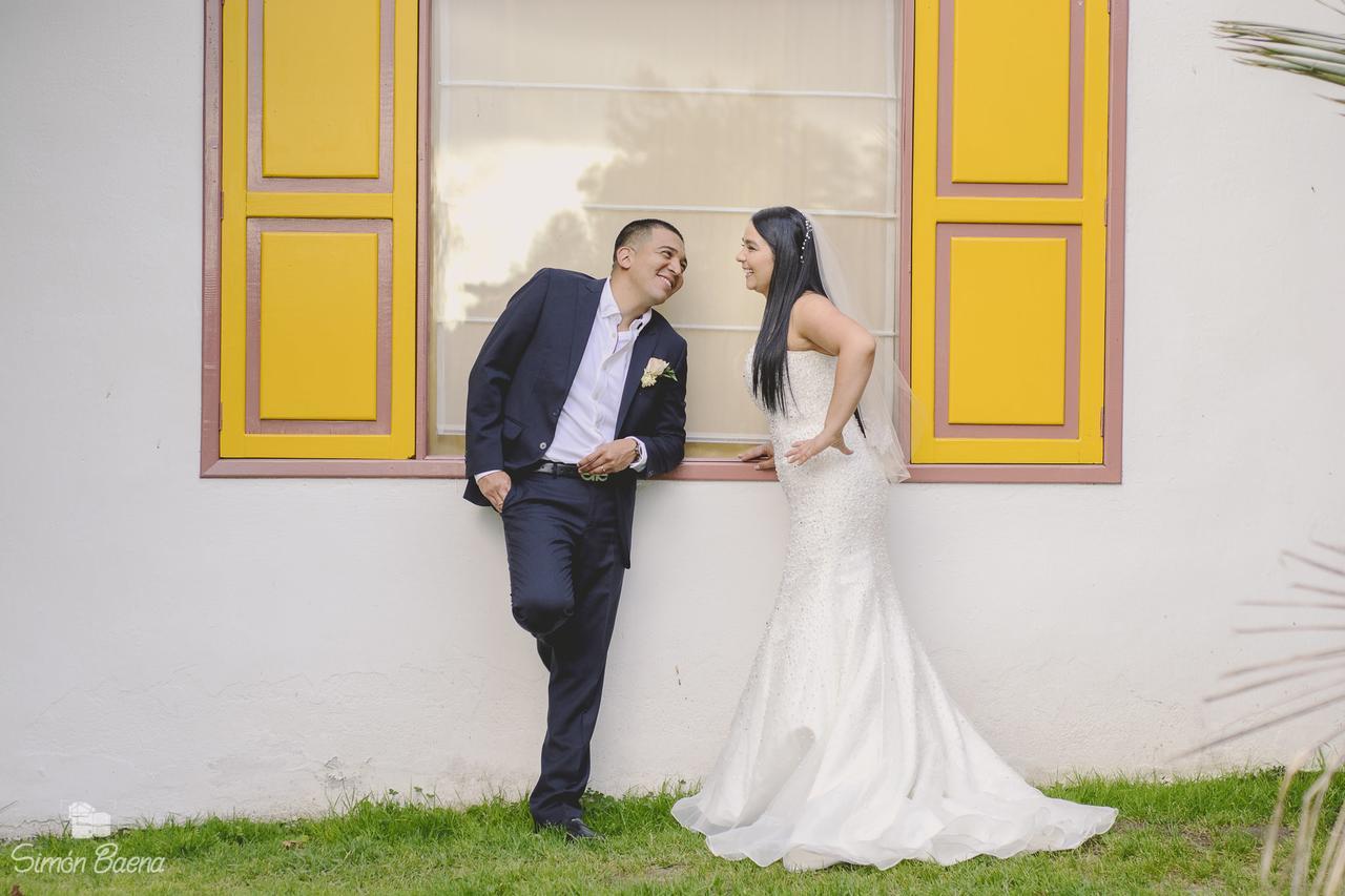 Termales El Otono Otel La Enea Dış mekan fotoğraf A newlywed couple