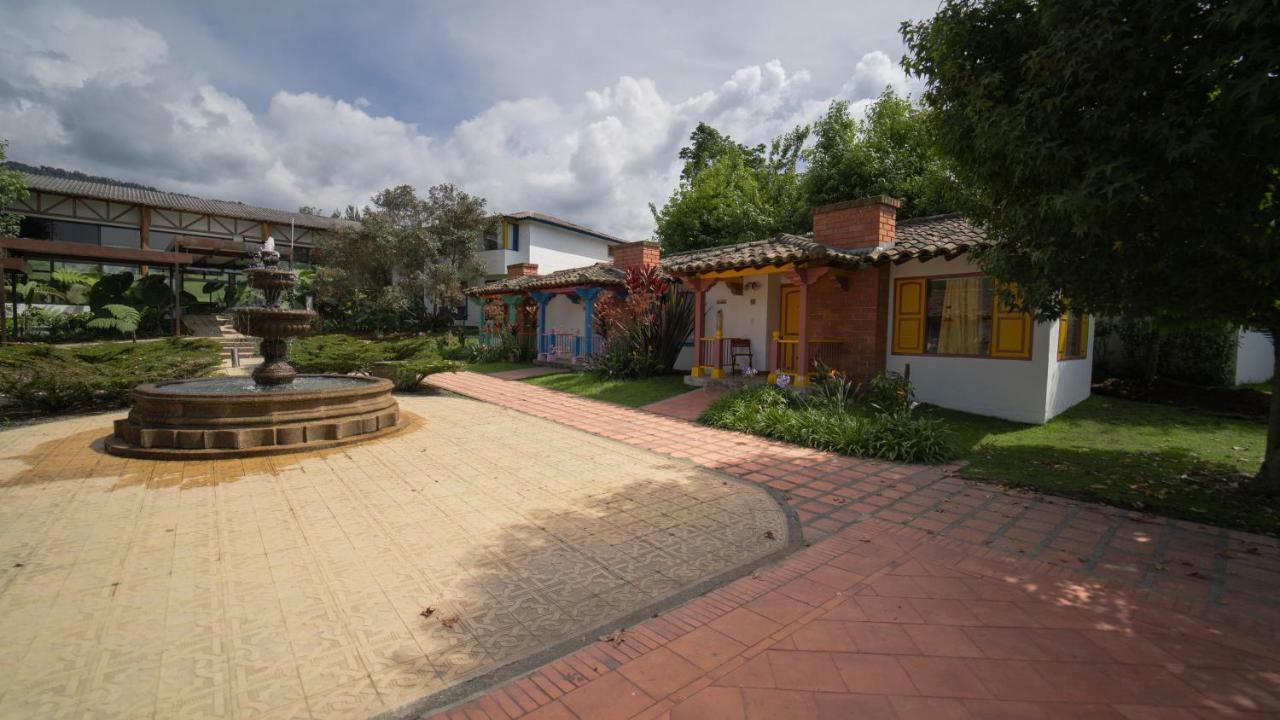 Termales El Otono Otel La Enea Dış mekan fotoğraf View of the Hacienda Santa Bárbara